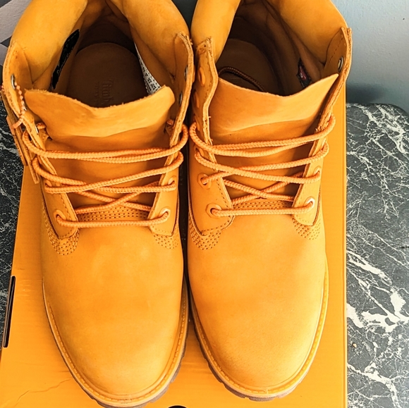 Timberland® 50th Anniversary Edition waterproof. Size 10 - Picture 3 of 4